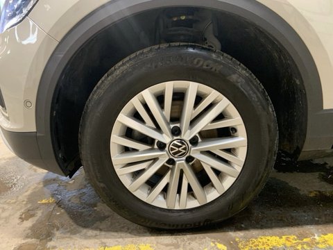 Volkswagen T-Roc LIFE TSI DSG 28
