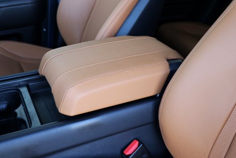 Defender 110 Commercial 17