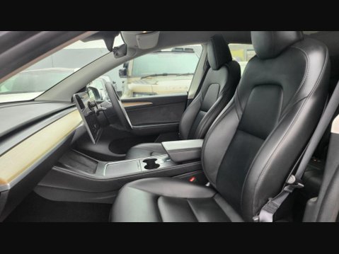 Tesla Model Y LONG RANGE AWD 32