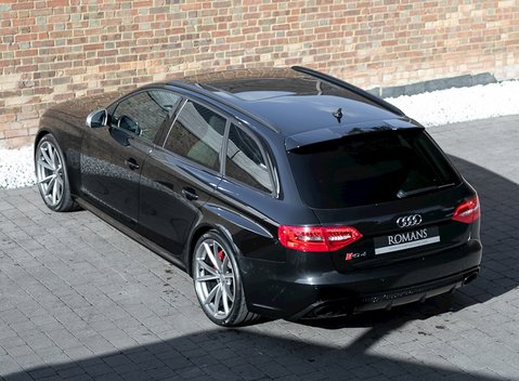 Audi RS4 Avant 9