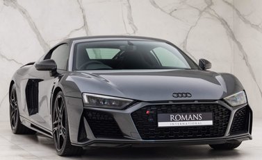Audi R8 V10 Performance Carbon Black 6
