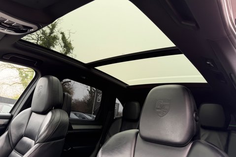 Porsche Cayenne D V6 TIPTRONIC S - REAR ENTERTAINMENT -PDLS -PAN ROOF -CAMERA -£17K EXTRAS 3