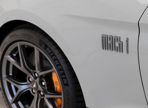 Ford Mustang Mach 1 24