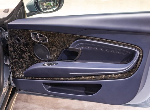 Aston Martin DB11 V12 12