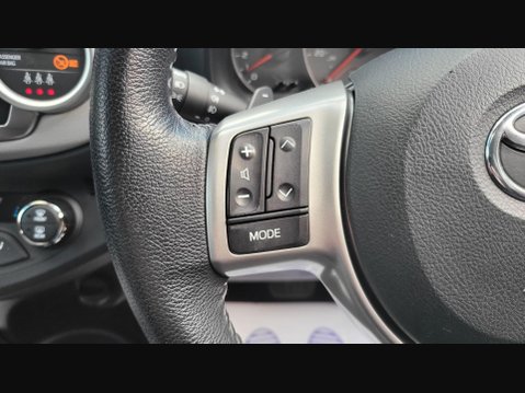 Toyota Yaris VVT-I T SPIRIT 22