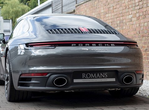 Porsche 911 Carrera 4S (992) 25