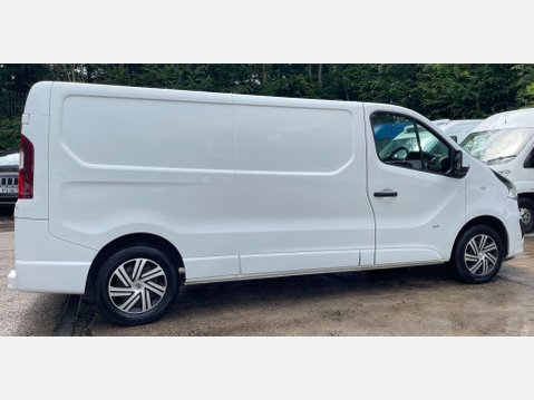 Vauxhall Vivaro 1.6 CDTi 2900 BiTurbo ecoFLEX Sportive L2 H1 Euro 5 (s/s) 5dr 8