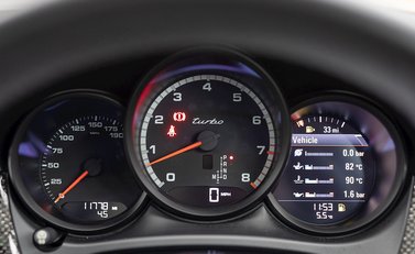 Porsche Macan Turbo 18
