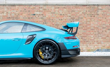 Porsche 911 (991) GT2 RS 24