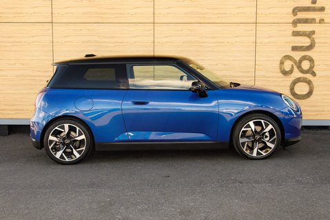 Mini Hatch SE EXCLUSIVE 14