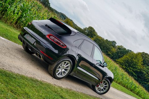 Porsche Macan TURBO PDK 20