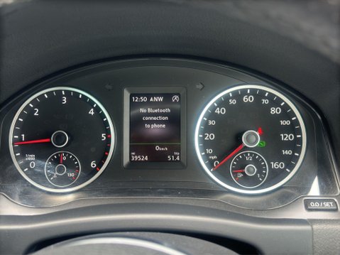 Volkswagen Tiguan 2.0 TDI BlueMotion Tech R-Line DSG 4WD Euro 5 (s/s) 5dr (Nav) 15