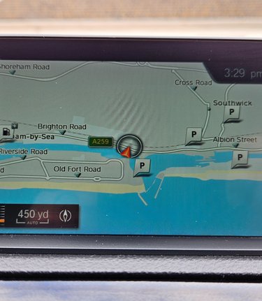 BMW 1 Series 118I SPORT LOOK! JUST 58000 MILES! SAT NAV! BLUETOOTH! GREAT HISTORY 3