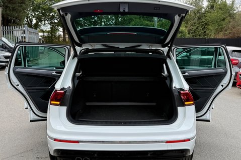 Volkswagen Tiguan R LINE TDI BMT 4MOTION DSG - PAN ROOF - APPLE CAR PLAY -ADAPTIVE CRUISE 24