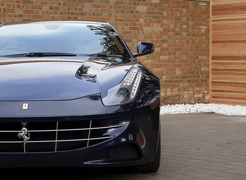 Ferrari FF 22