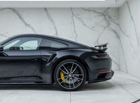 Porsche 911 Turbo S (992) 35