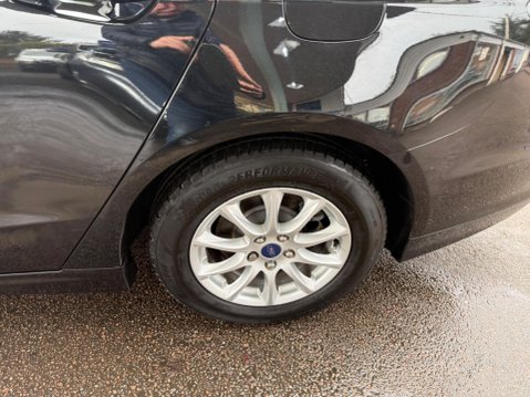 Ford Mondeo 1.6 TDCi ECOnetic Titanium Euro 5 (s/s) 5dr 28