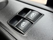 Iveco Daily 70C18V Welfare Unit - Tail Lift / Toilet / 7 Seats / Air Con 40