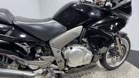 Honda CB 2007 60K MOT GOOD LOOKING 1000CC COMMUTER TOURER BIKE 10