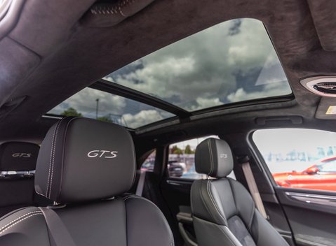 Porsche Macan GTS 14