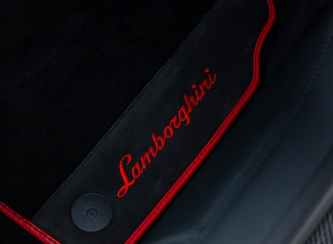 Lamborghini Aventador S LP 740-4 ROADSTER 31