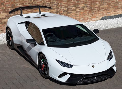 Lamborghini Huracan LP640-4 Performante 8