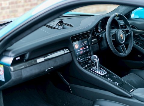 Porsche 911 (991) GT2 RS 12
