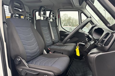 Iveco Daily 70C18D Crew Cab Dropside with Hiab X-Hiduo 062 Crane 4