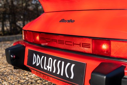 Porsche 911 930 TURBO 19