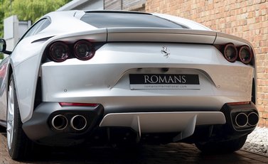 Ferrari 812 Superfast 24