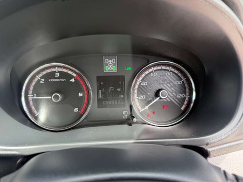 Mitsubishi L200 2.4 L200 Barbarian DI-D Auto 4WD 29