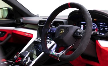 Lamborghini Urus NERO Design 9