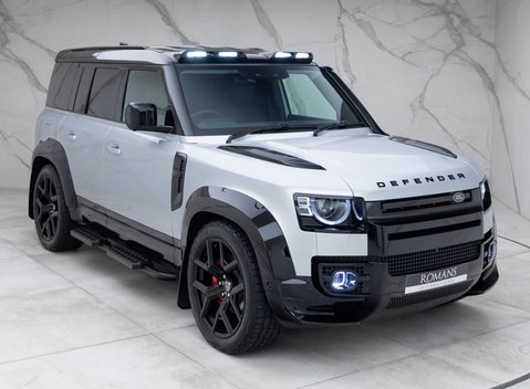 Land Rover Defender 110 D300 HSE Hard Top URBAN 8