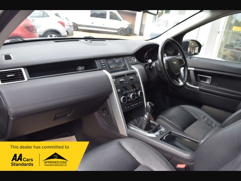 Land Rover Discovery Sport 2.0 Discovery Sport SE Tech TD4 4WD 5dr 29