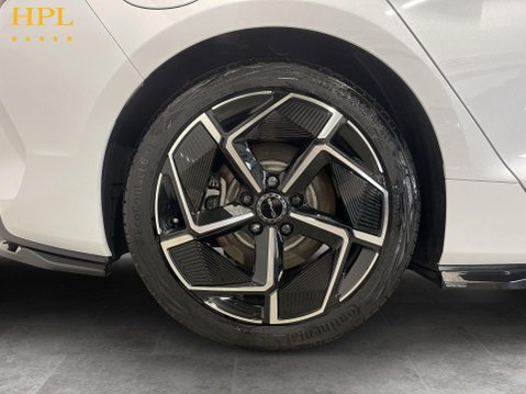 BYD Seal 82.5kWh Excellence Saloon 4dr Electric Auto AWD (530 ps) 2 Owners - Air Con 10