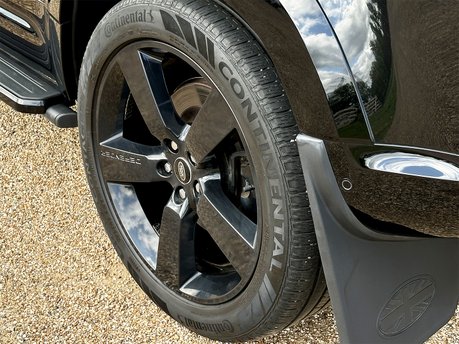 Land Rover Defender V8 38