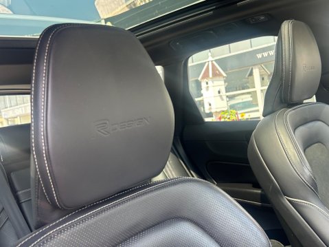 Volvo XC60 2.0h T8 Twin Engine 11.6kWh R-Design Auto AWD Euro 6 (s/s) 5dr 17