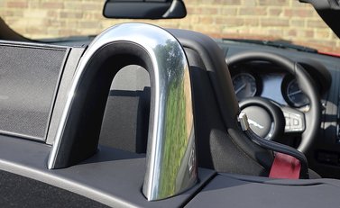 Jaguar F-Type V6 S Convertible 27