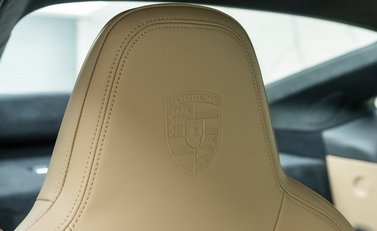 Porsche 911 GT3 TOURING (992) 16