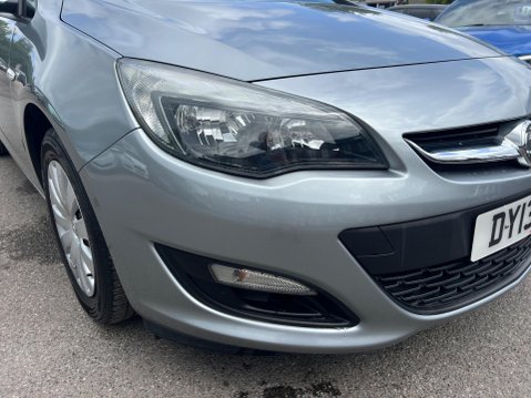 Vauxhall Astra 1.4 16v Exclusiv Euro 5 5dr 11