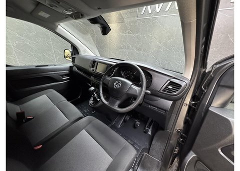 Vauxhall Vivaro 1.5 Turbo D 2700 Pro Panel Van 6dr Diesel Manual L1 H1 Euro 6 (s/s) (120 ps 29