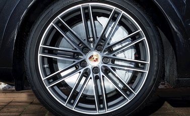 Porsche Cayenne Turbo 10