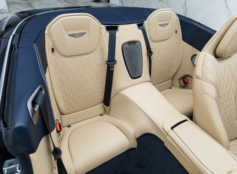 Aston Martin DB12 Volante 21