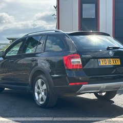 Skoda Octavia 2.0 TDI Scout Estate 5dr Diesel DSG 4WD Euro 6 (s/s) (184 ps) 6