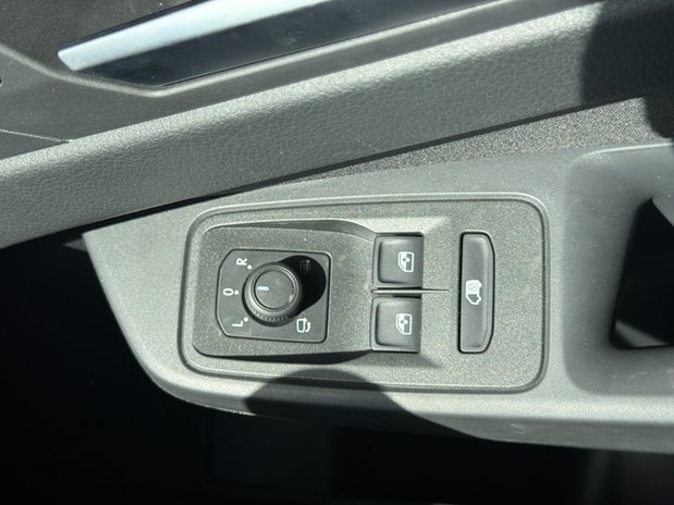Ford Transit Connect SWB L1H1 [SOLD SM] Low Roof Limited Air Con Alloys Cam Nav EURO 6 23