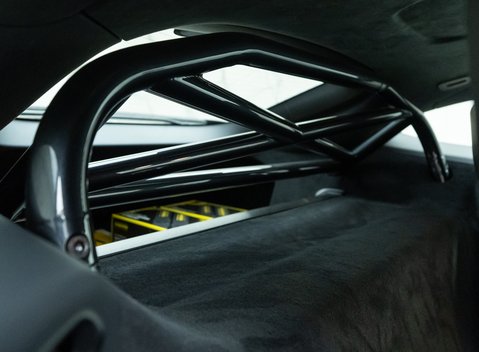 Mercedes-Benz AMG GT R PRO 13