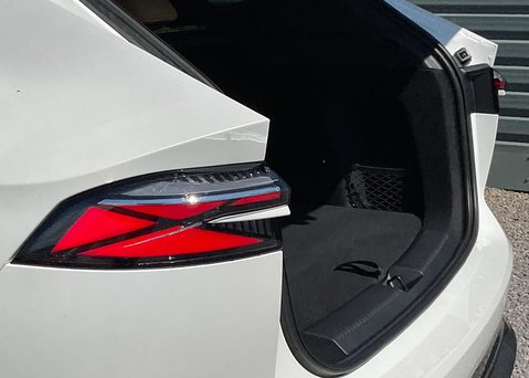 MG HS 1.5 T-GDI PHEV TROPHY 10