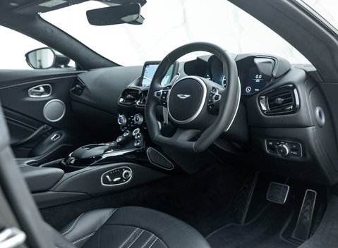 Aston Martin Vantage V8 13