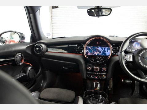 Mini Hatch 1.5 Cooper Sport Steptronic Euro 6 (s/s) 3dr 32