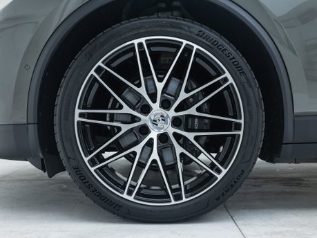 Porsche Macan 4 Electric 